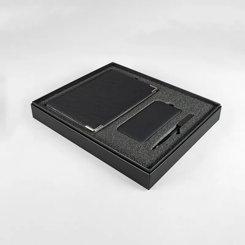 Набор подарочный KENNEDY: ежедневник, ручка и power bank в коробке с ложементом