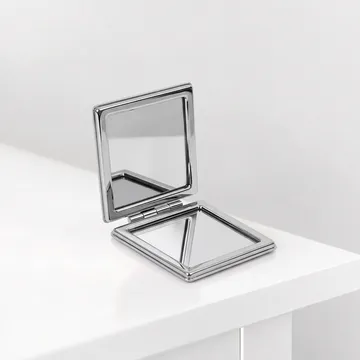 Карманное зеркало «Hello, beauty»
